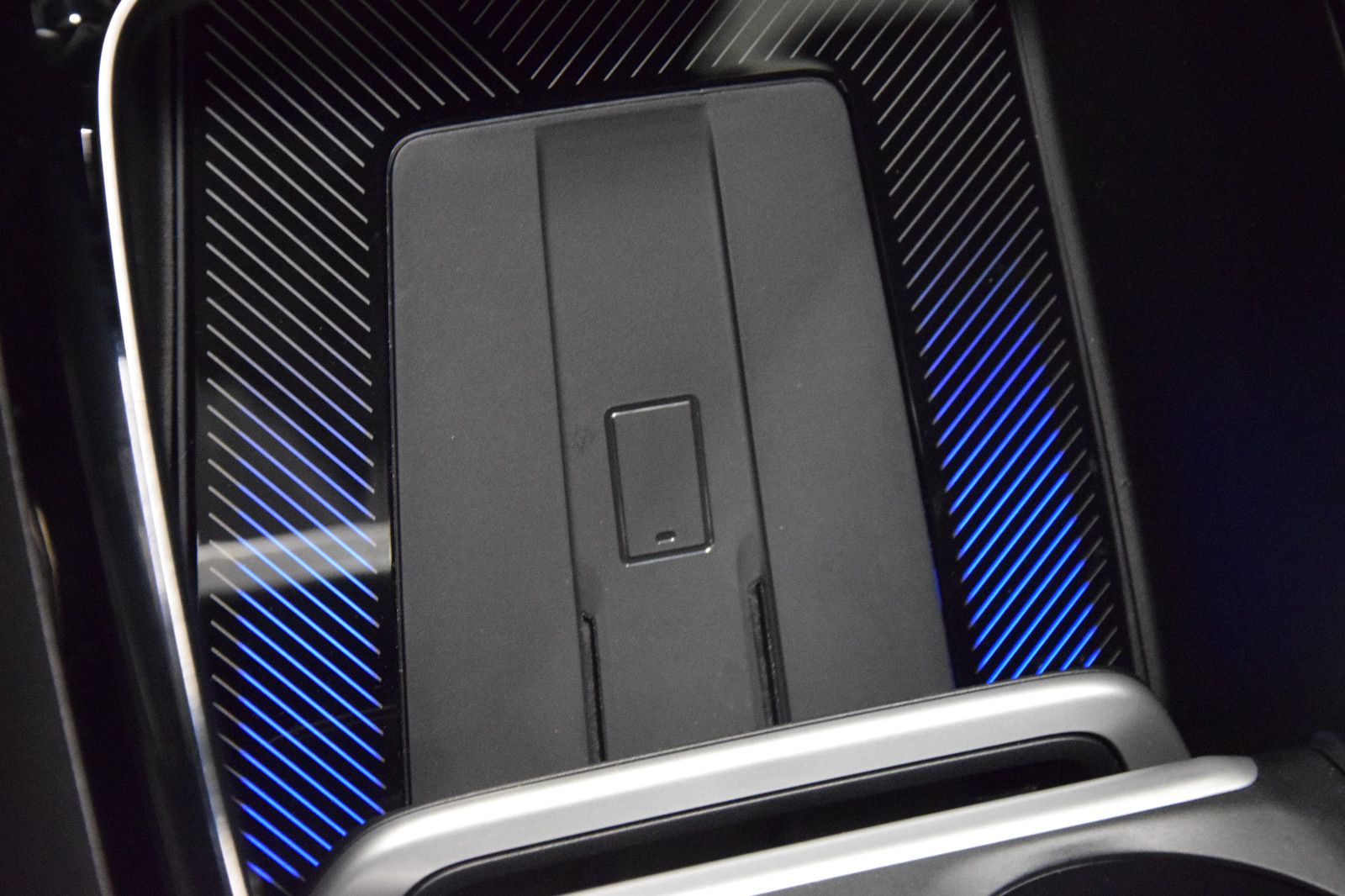 Fahrzeugabbildung BMW 223i Active Tourer xDrive M Sport HuD Pano h/k