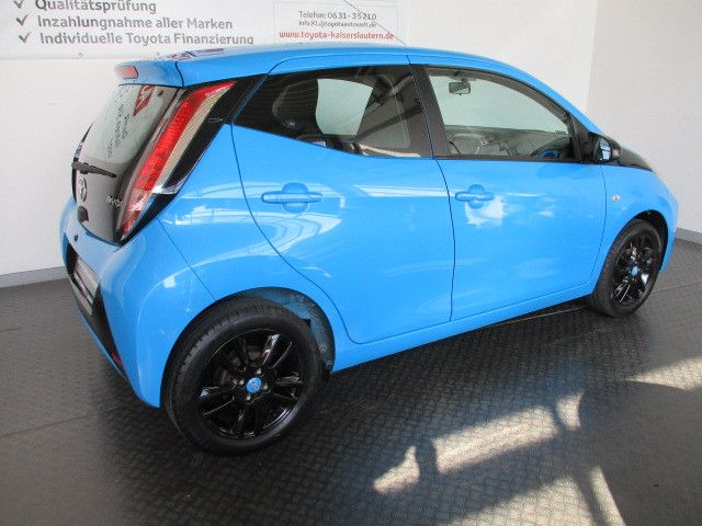 Fahrzeugabbildung Toyota AYGO x-cite 5-Türer