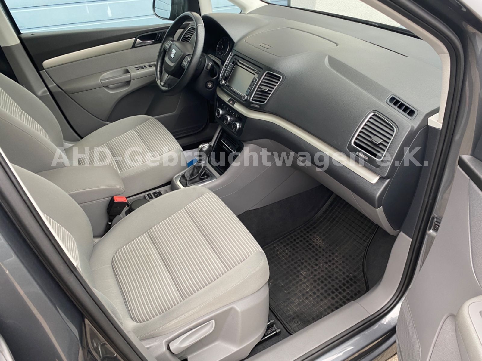 Fahrzeugabbildung SEAT Alhambra Style Viva 1.4 TSI Bi-Xenon Kamera PDC