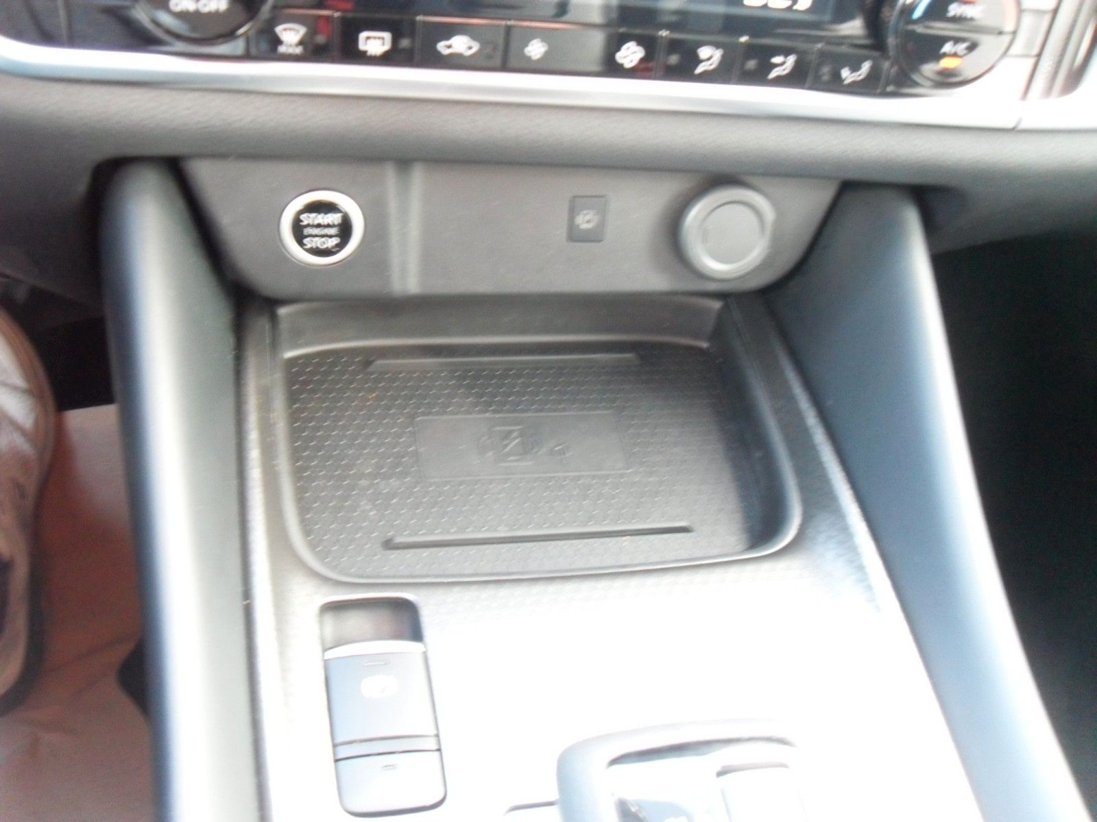 Fahrzeugabbildung Nissan Qashqai 1,3 N-Connecta | WP | ACC | HeadUp