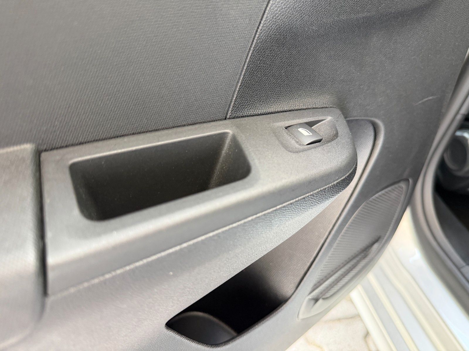 Fahrzeugabbildung Opel Corsa F 1.2 Turbo GS KlimaA,LED,Navi,SHZ,Kam.,LM