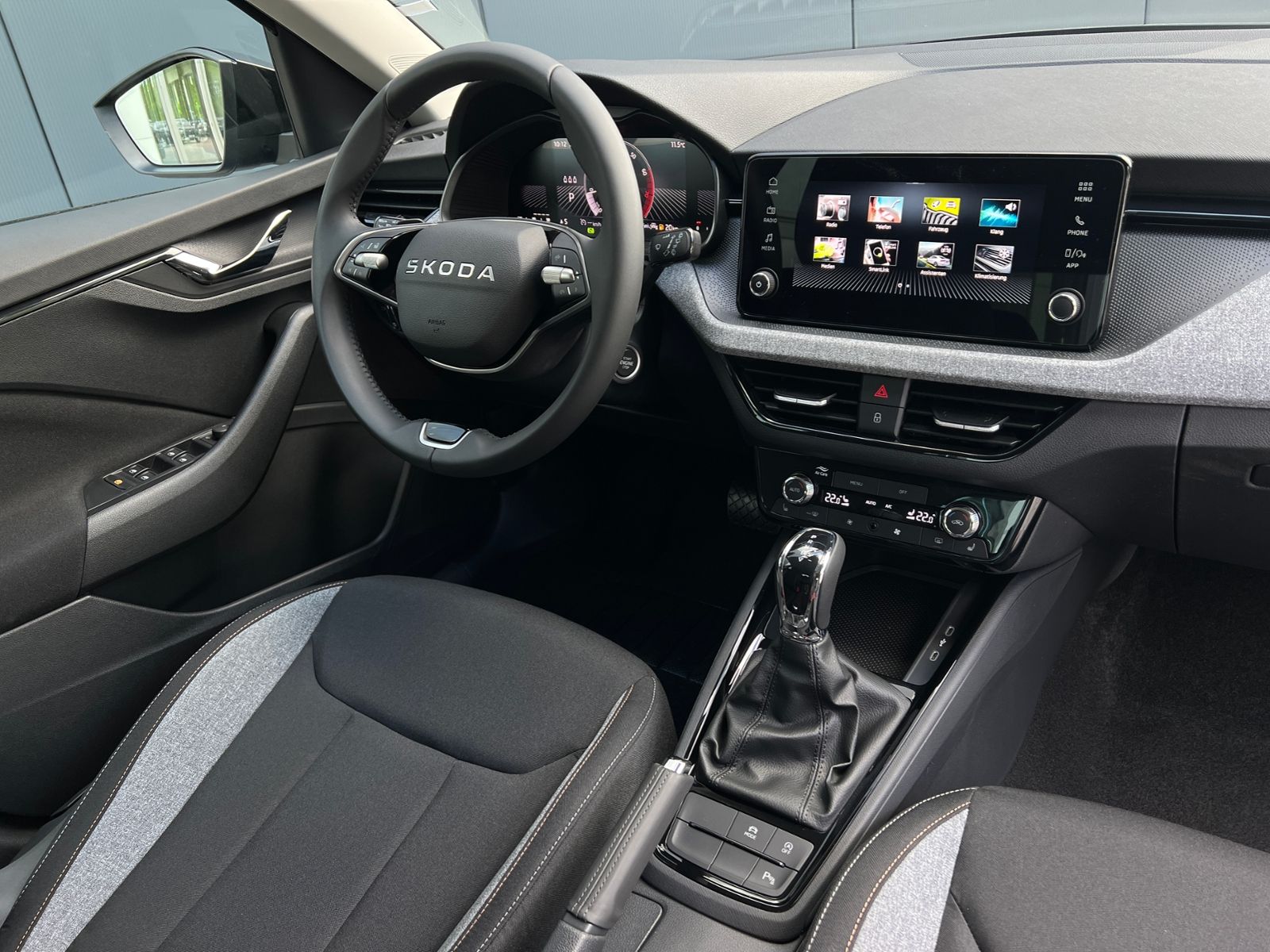 Fahrzeugabbildung SKODA Kamiq Selection 1.0 TSI DSG *AHK,LED,SmartLink,1