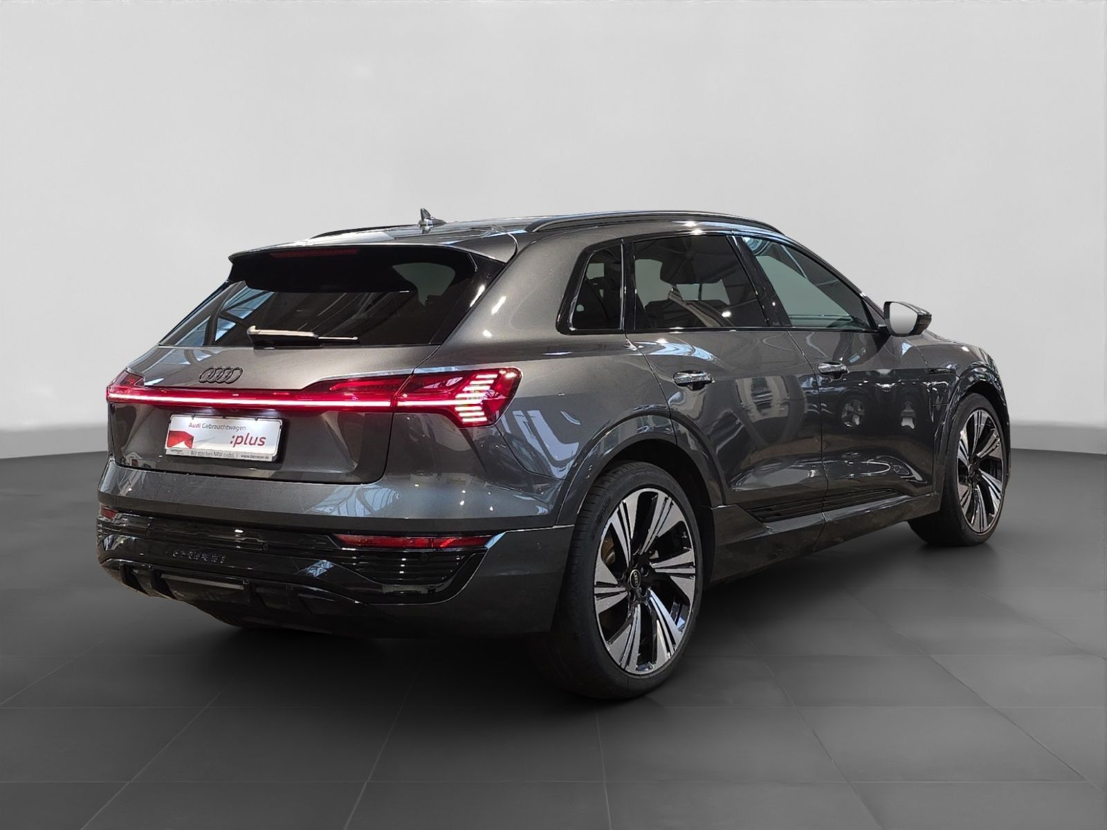 Audi Q8 e-tron 50 Q 2x S LINE PANO AHK LM22 NAVI OPS+ imagem 3