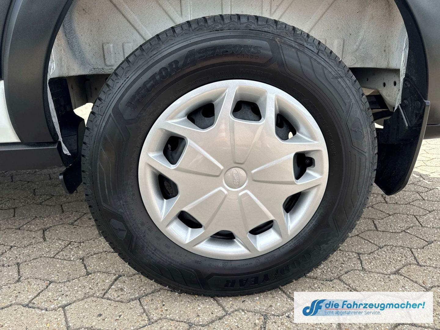 Fahrzeugabbildung Ford Transit Kasten 350 L3H3 Trend 2.0 TDCi Klimaauto