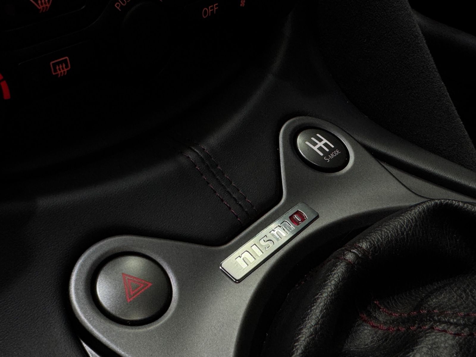 Fahrzeugabbildung Nissan 370Z Nismo|BOSE|RECARO|SCHALTER|D-FZG|U-FREI