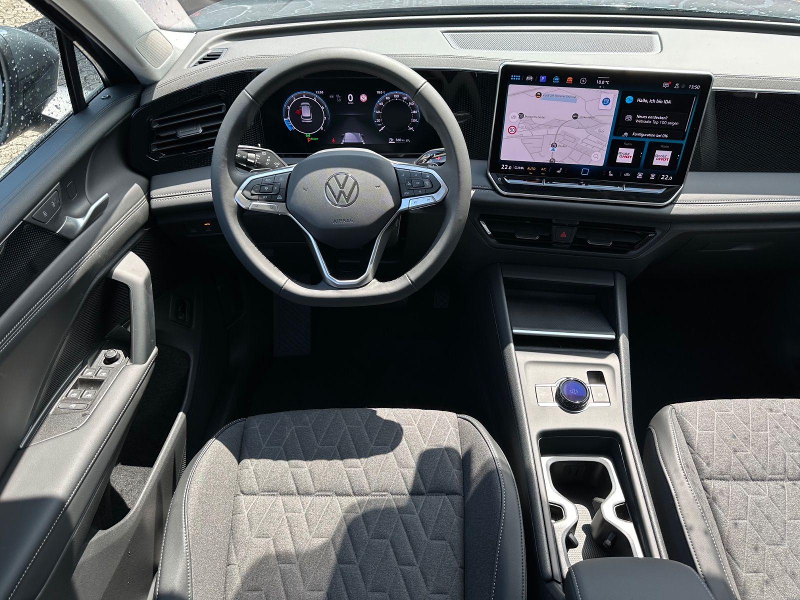 Fahrzeugabbildung Volkswagen Tiguan 1.5 eTSI Life DSG Navi/AHK/ACC/LED/SHZG