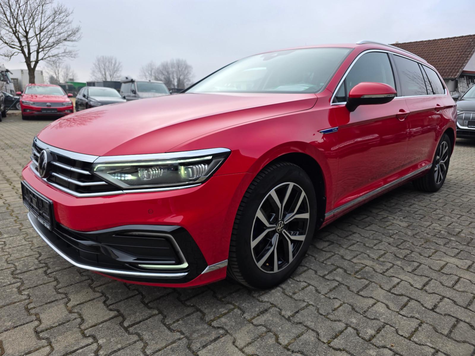 Volkswagen Passat Var GTE AHK Matrix StHz Leder Pano 360°Ca