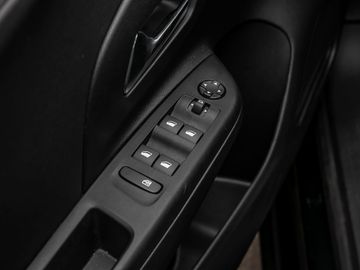 Opel Corsa F e Basis Verkehrsschilder-Assistent PDC