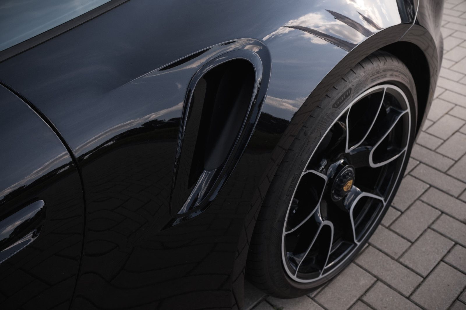 Fahrzeugabbildung Porsche 992/911 Turbo Cabrio-Lift-PDCC-LED-Burmester