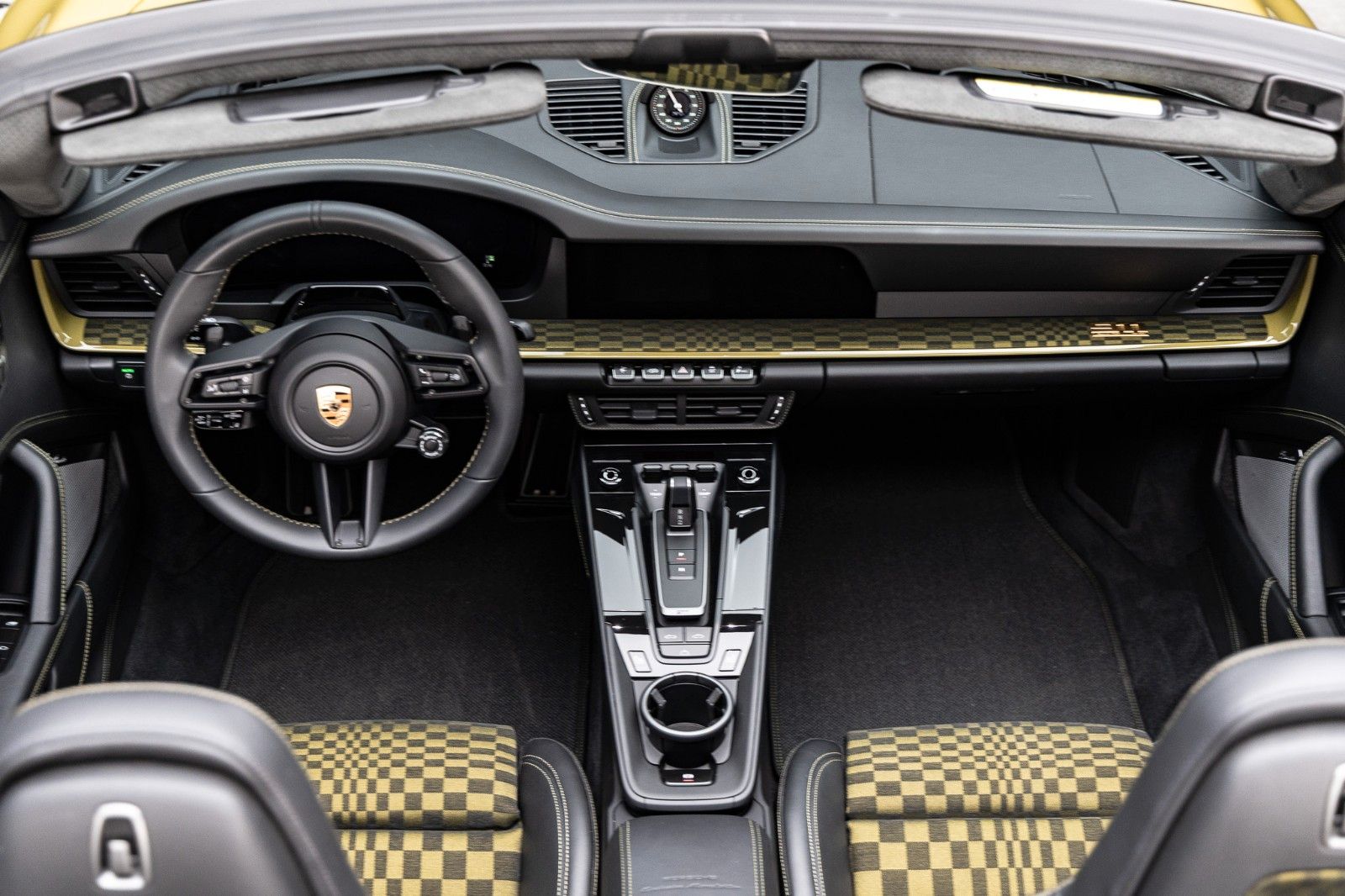 Fahrzeugabbildung Porsche 992.2 GTS Cabrio Spirit 70 + PCCB + Burmester