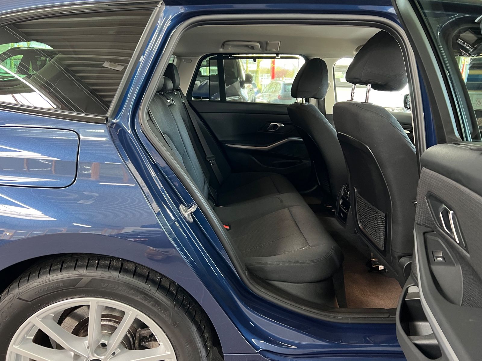 BMW 318 d Touring AHK+DA+ACC+Keyless+Park Assist foto 20