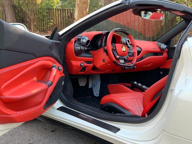 FERRARI F8 – Bild 10