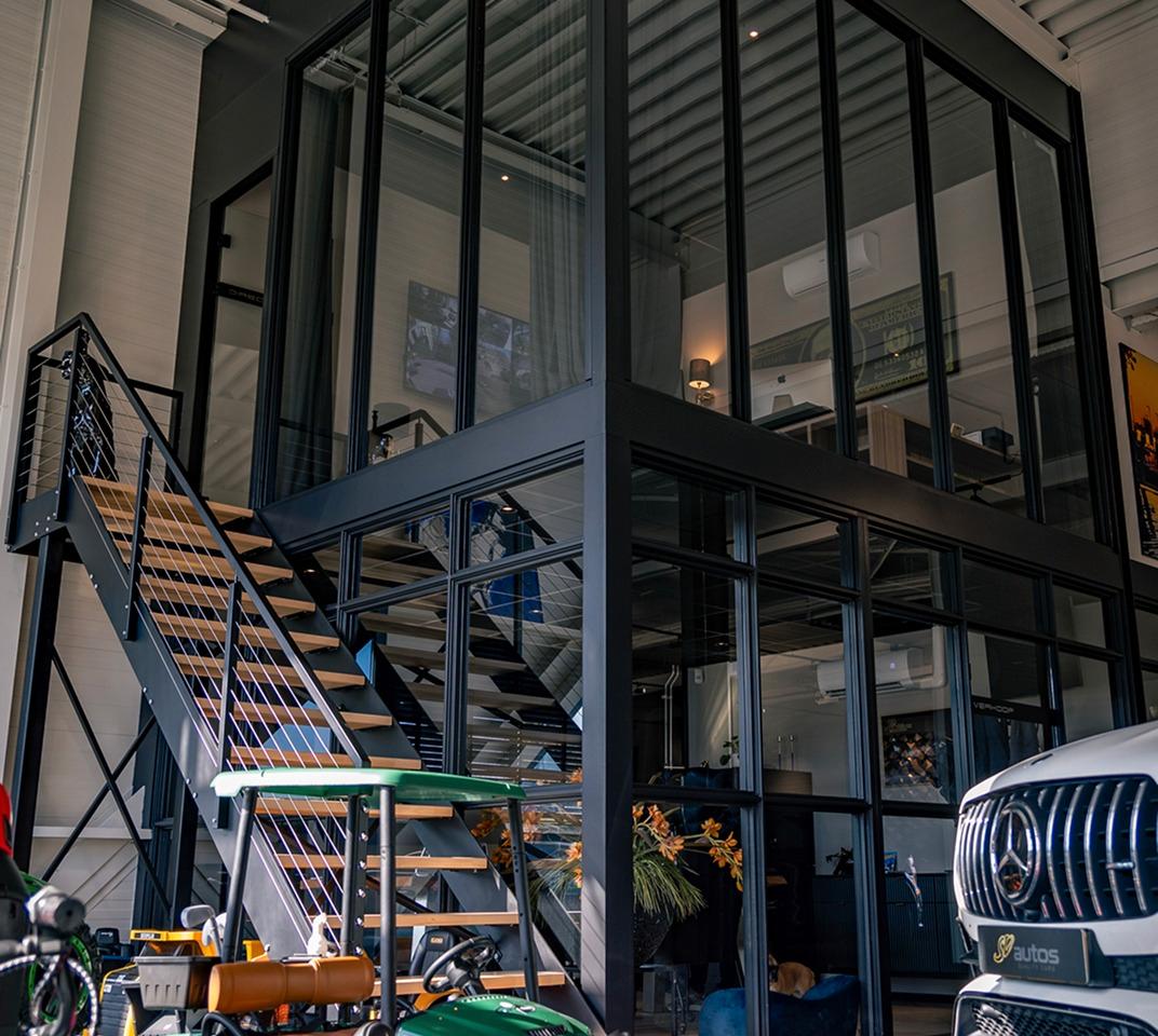showroom-image-top