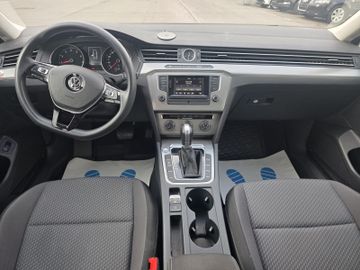 Volkswagen Passat - 10