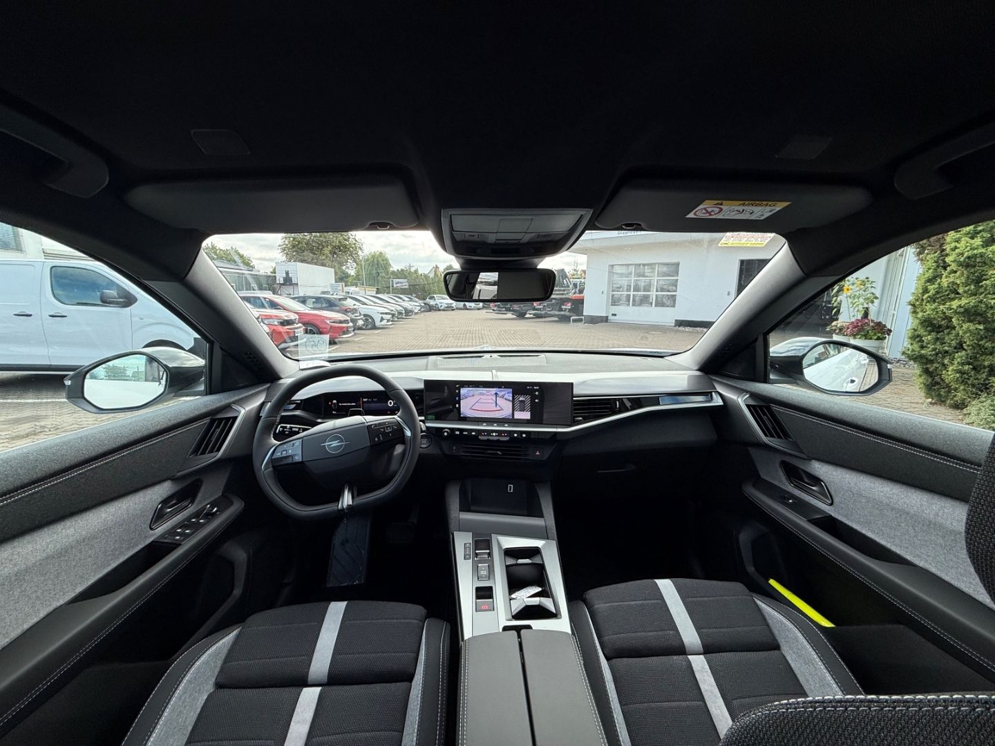 Fahrzeugabbildung Opel Grandland 1.2 Edition SHZ+LHZ+Kamera+Allwetter
