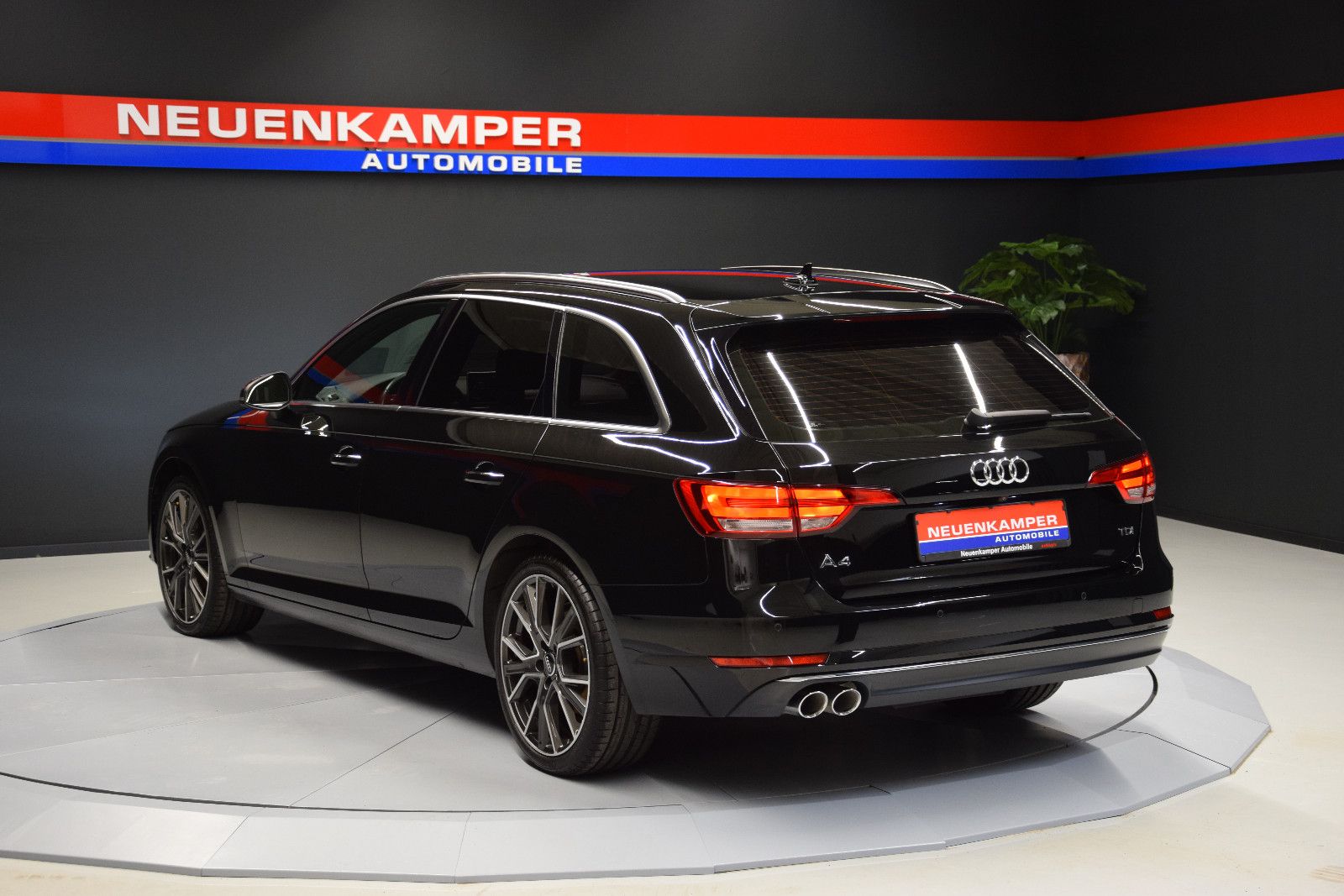 Fahrzeugabbildung Audi A4 Avant design HuD Kamera Bi-Xenon Virtual Temp