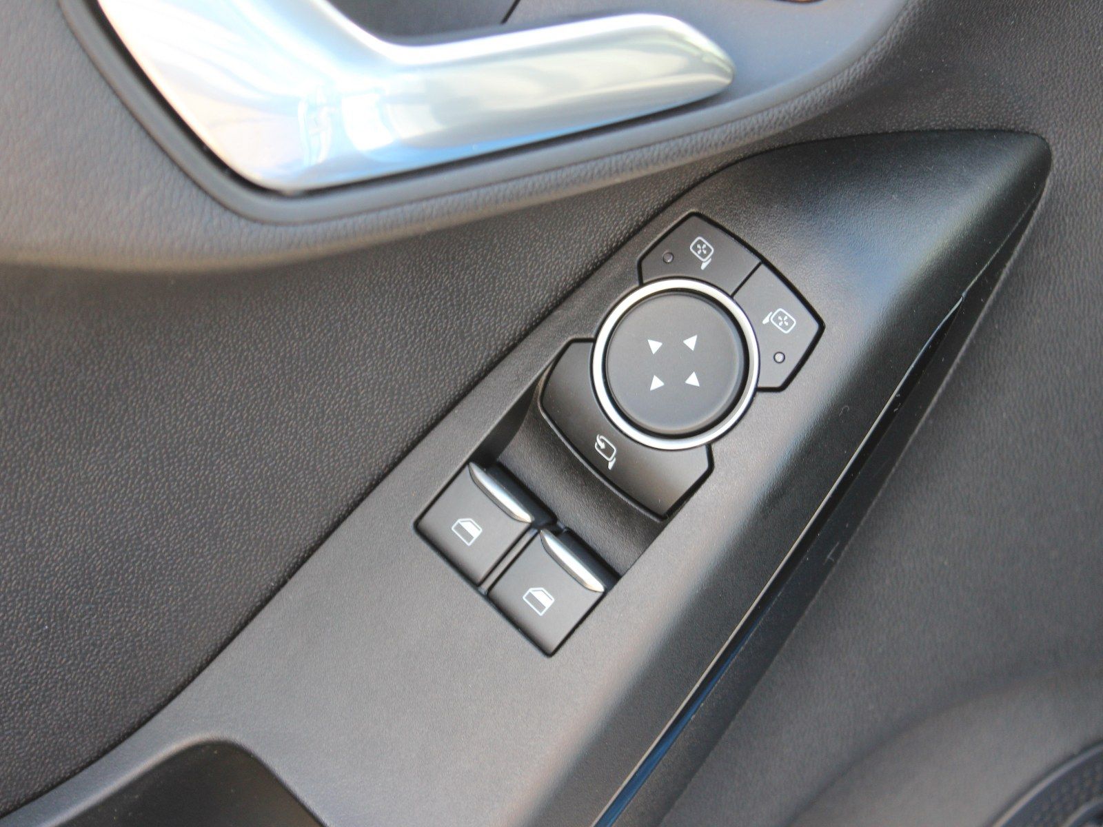 Fahrzeugabbildung Ford Fiesta Cool & Connect 1,0 EcoBoost Start/Stopp