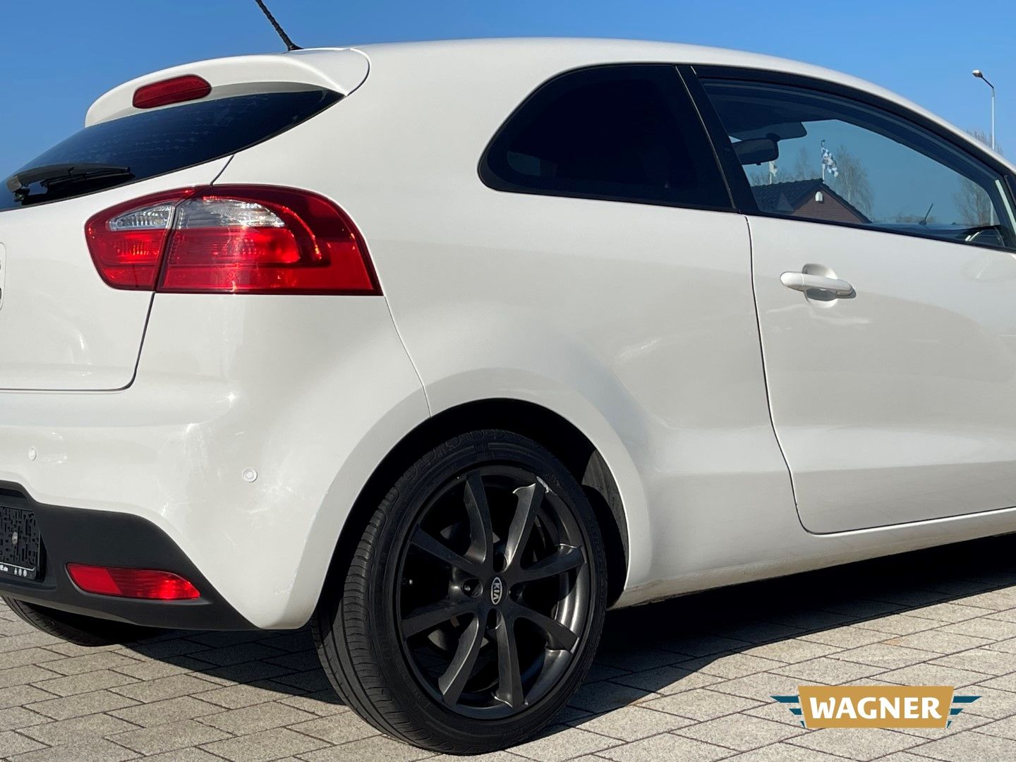 Fahrzeugabbildung Kia Rio Dream Team 1.4 Automatik Klimaautomatik