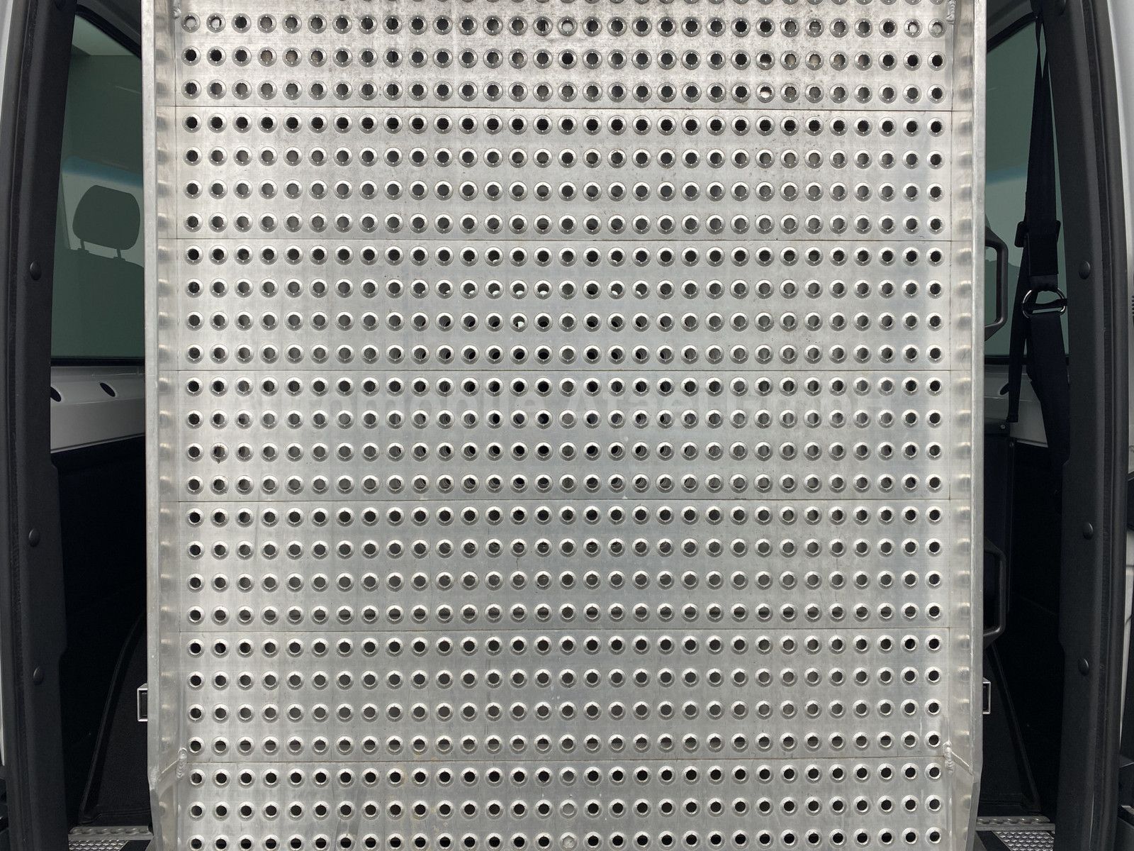 Fahrzeugabbildung Mercedes-Benz Sprinter 214 Tourer Automat Rollstuhl-Rampe 0512