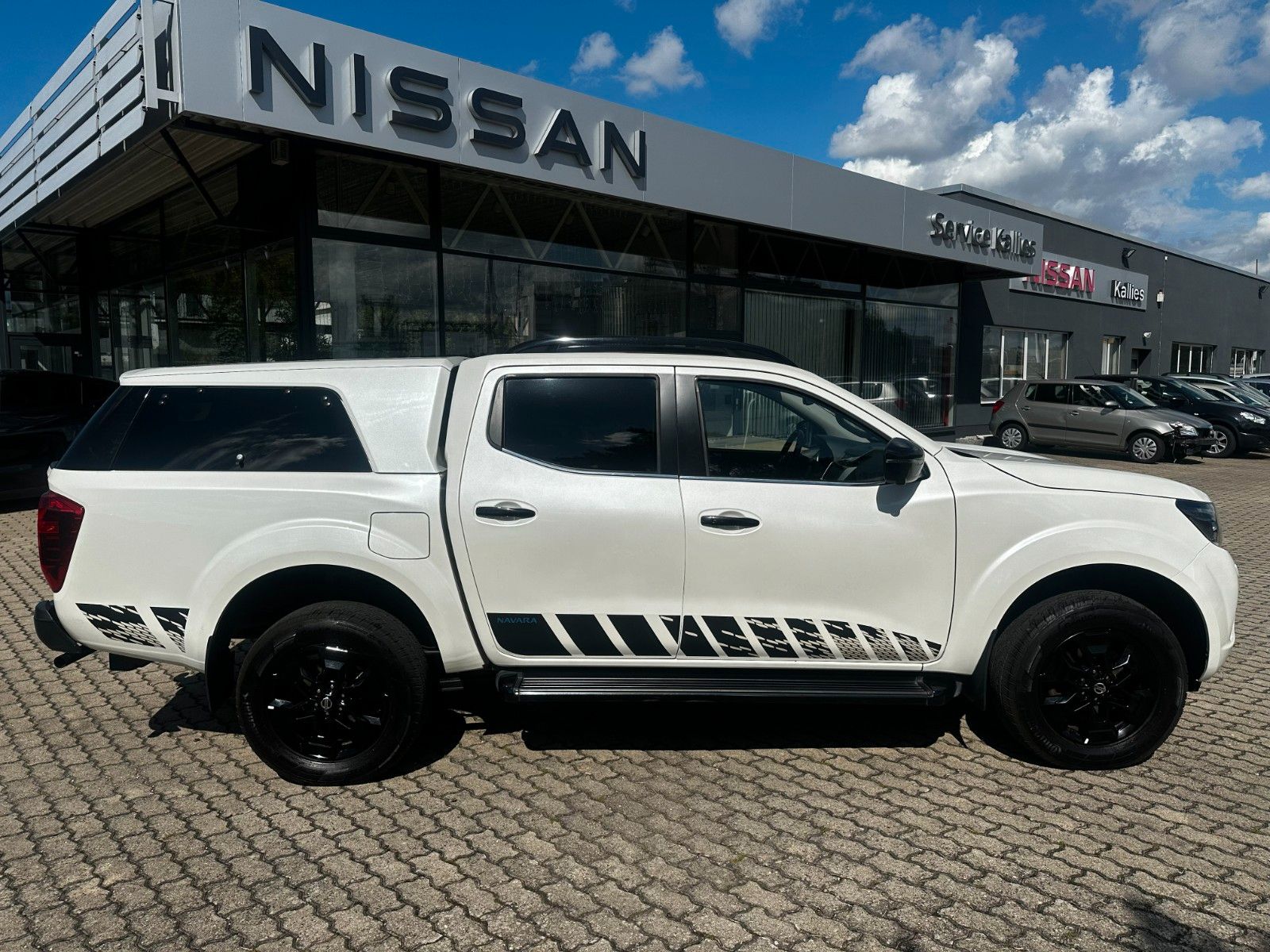 Fahrzeugabbildung Nissan Navara NP300 N-Guard 4x4 wie neu, Werksgarantie