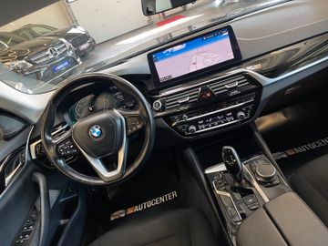 BMW 520 Touring 520 d *1.HAND*HUD*NAVI*KAM*LED*AHK*