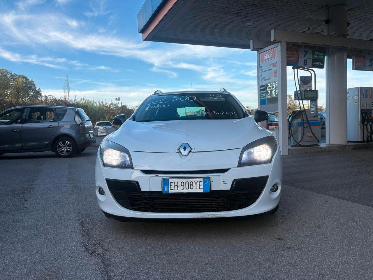 Renault Megane 2011 — rear view