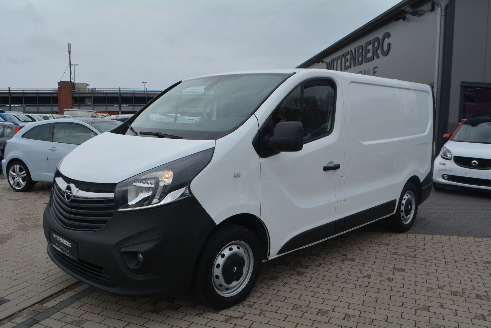 Opel Vivaro - 1