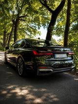BMW M760Li xDrive v12 final edition 1/40 - schwarze BMW 760