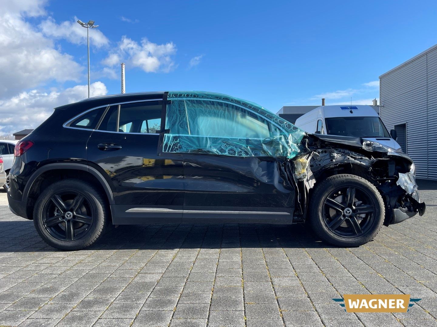 Fahrzeugabbildung Mercedes-Benz GLA 180 LED Navi Sitzheizung Frontschaden