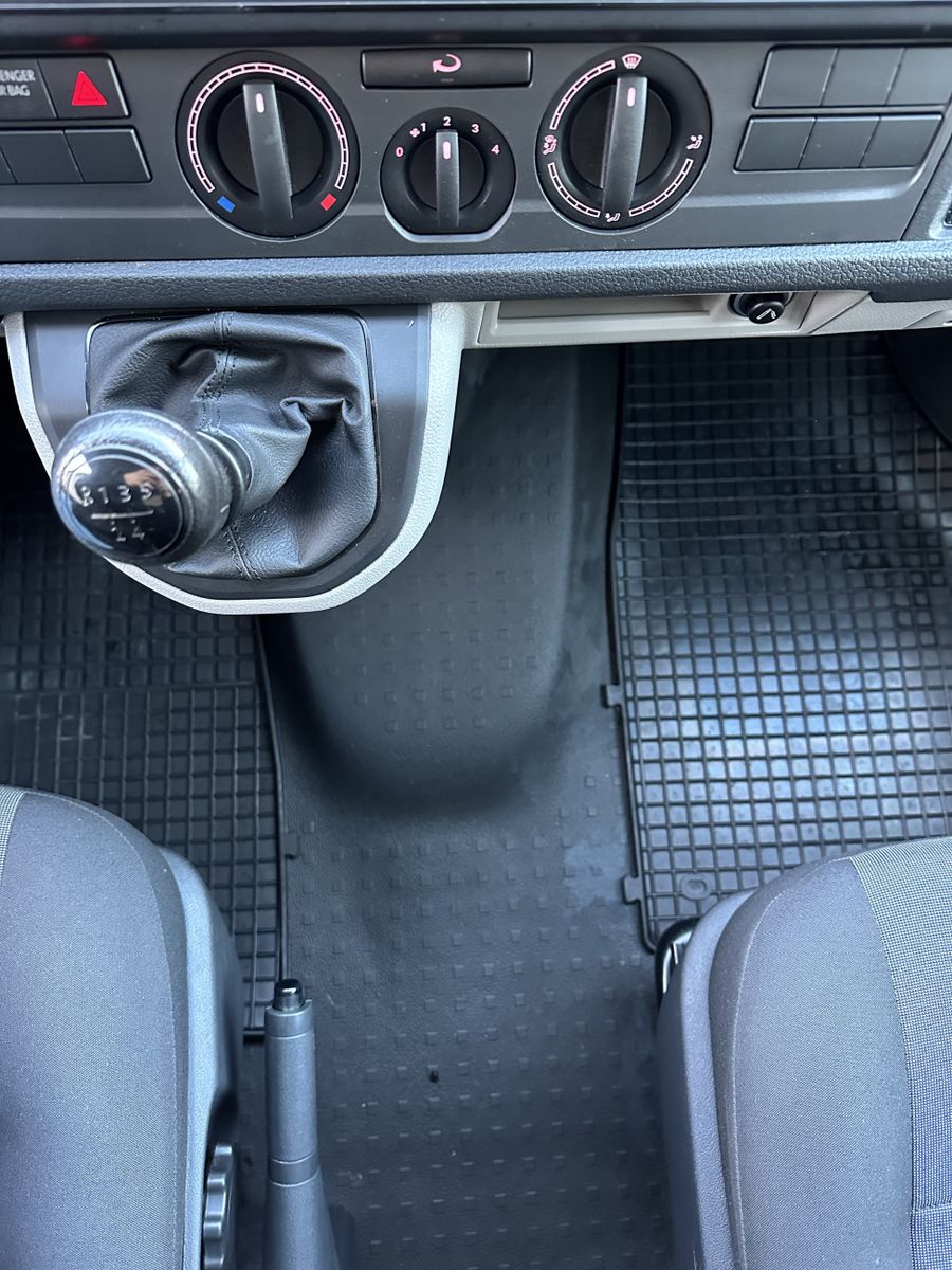 Fahrzeugabbildung Volkswagen T6 Transporter 2.0 TDI Kasten SORTIMO+PP+BLUETOO
