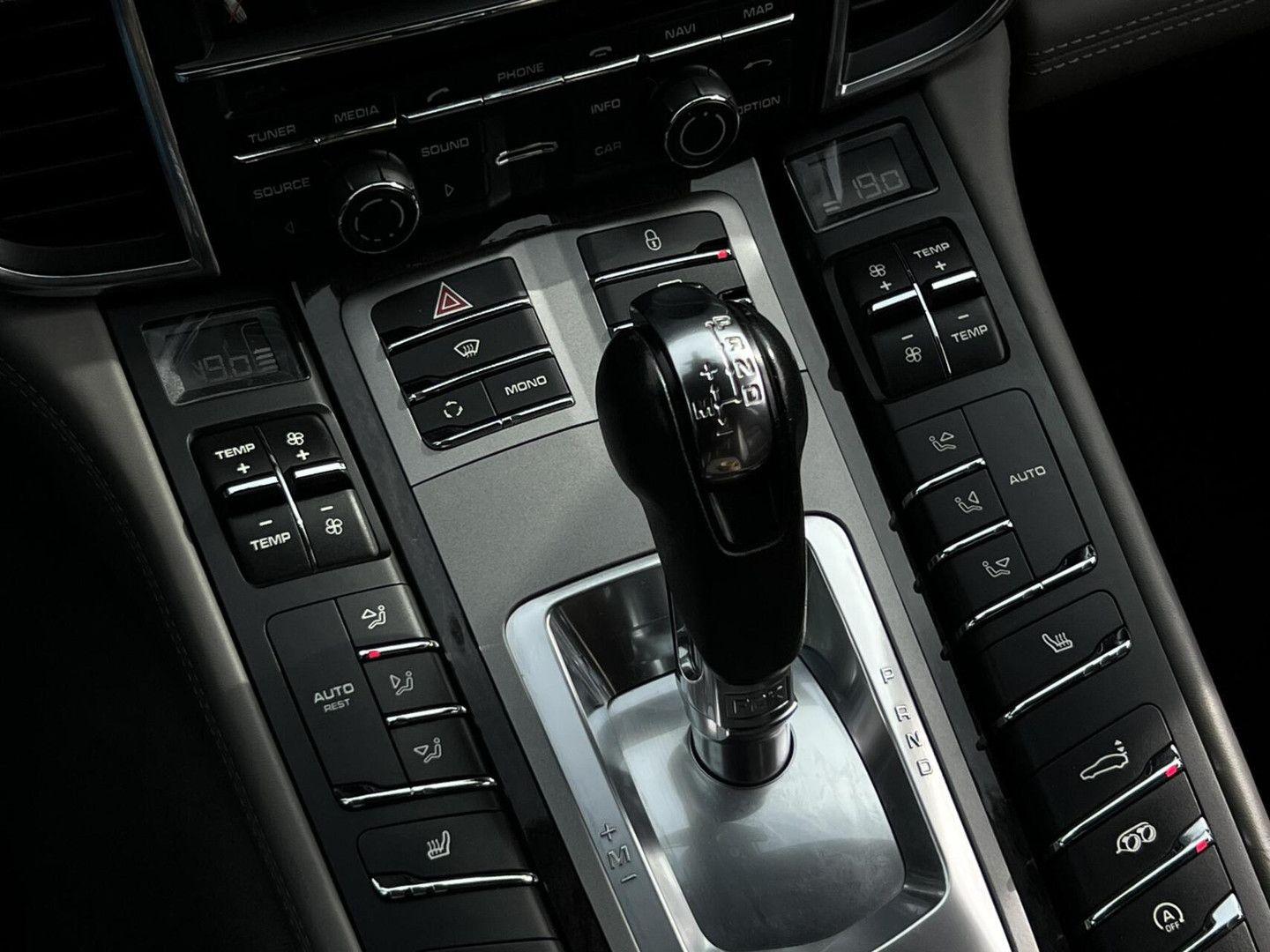 PORSCHE PANAMERA - 4S 4.8 - 400 CV -  PANORAMA -BVA - PACK SPORT CHRONO - TOIT OUVRANT