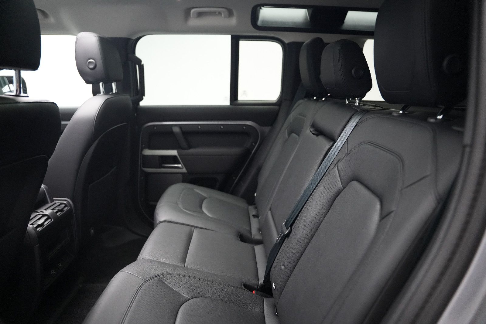 Fahrzeugabbildung Land Rover Defender 110 SE*Panorama*Meridian*360°KAM*Memory