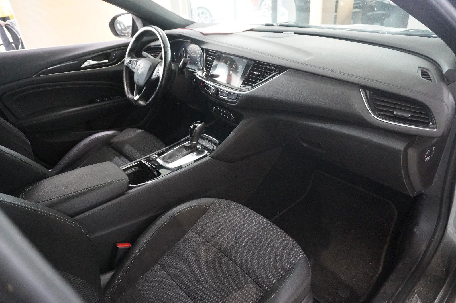 Fahrzeugabbildung Opel Insignia B GS 2.0D DYNAMIC NAVI/LED/KAMERA/AHK