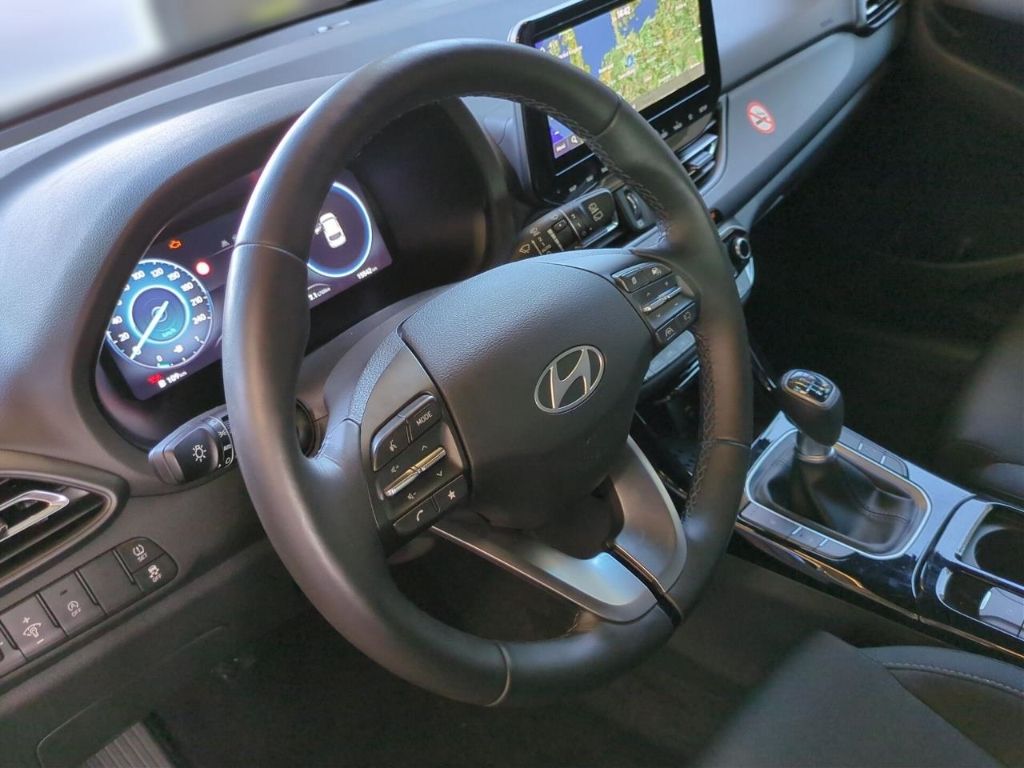 Hyundai i30 ADVANTAGE+NAVI+SITZHZG+LENKRADHZG+APPLE/ANDR foto 8