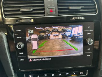 Volkswagen Golf VII Lim. *ACC*NAV*KLIMA*PDC*KAM*SZHZ*