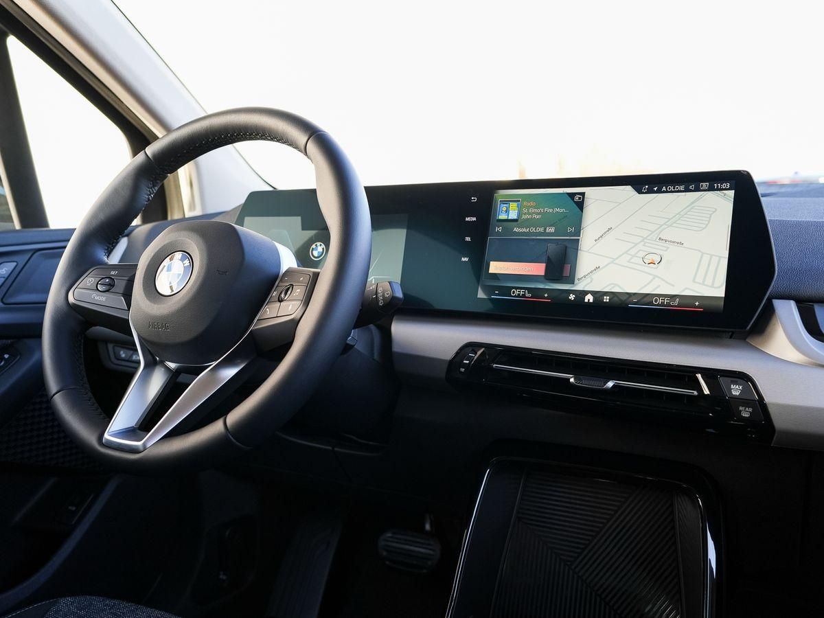 BMW 218d Active Tourer AHK PANODACH SGlas Dachreling foto 18