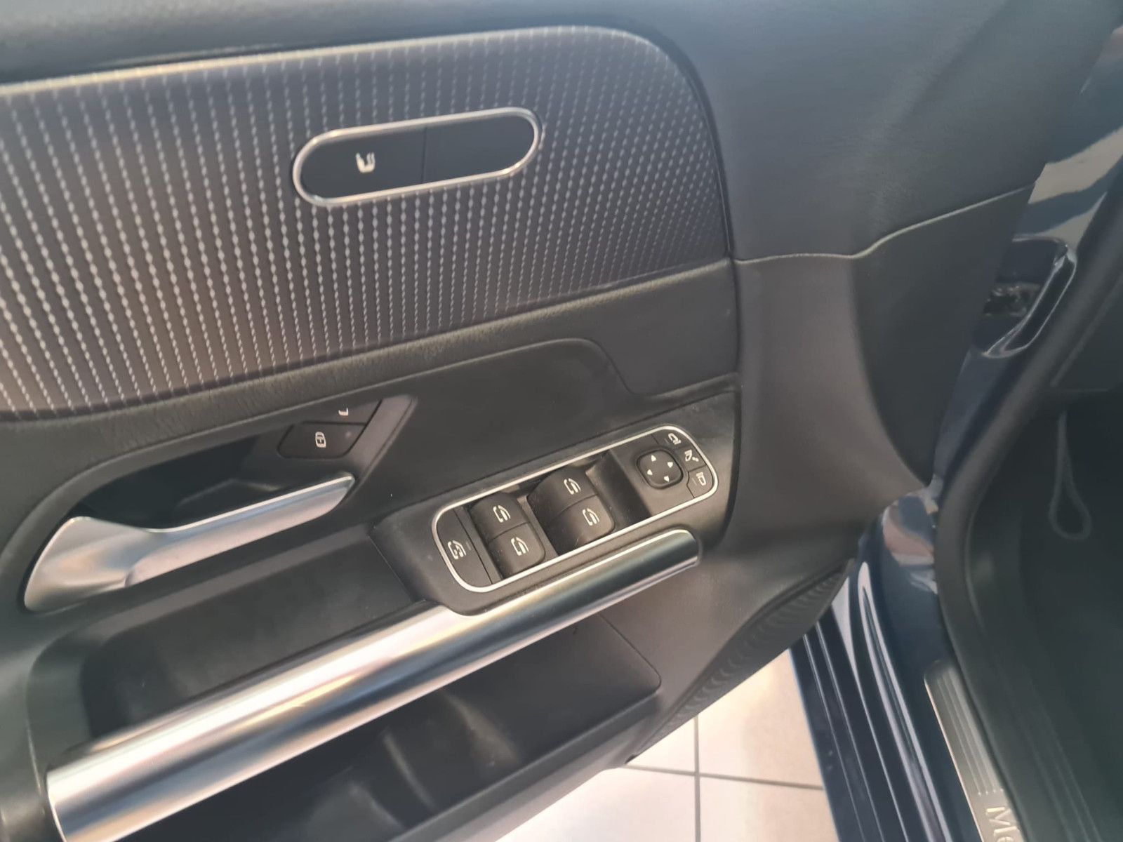 Fahrzeugabbildung Mercedes-Benz B 200 / KAMERA / NAVI / LED / AUTOMATIK