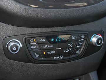 Ford Tourneo Courier - 12