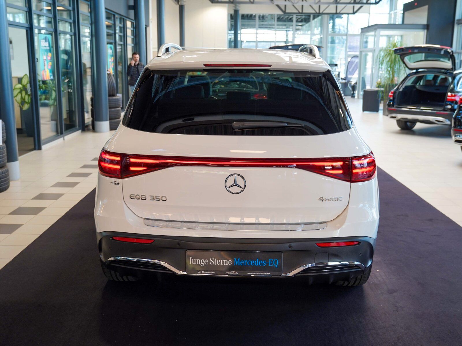 Mercedes-Benz EQB 350 4M AMG Premium Pano  Memory  Distronic foto 4
