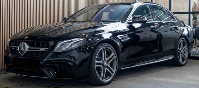 Mercedes-Benz E63s AMG 4Matic+ PERFORMANCE/KERAMIK/PANO/HUD/