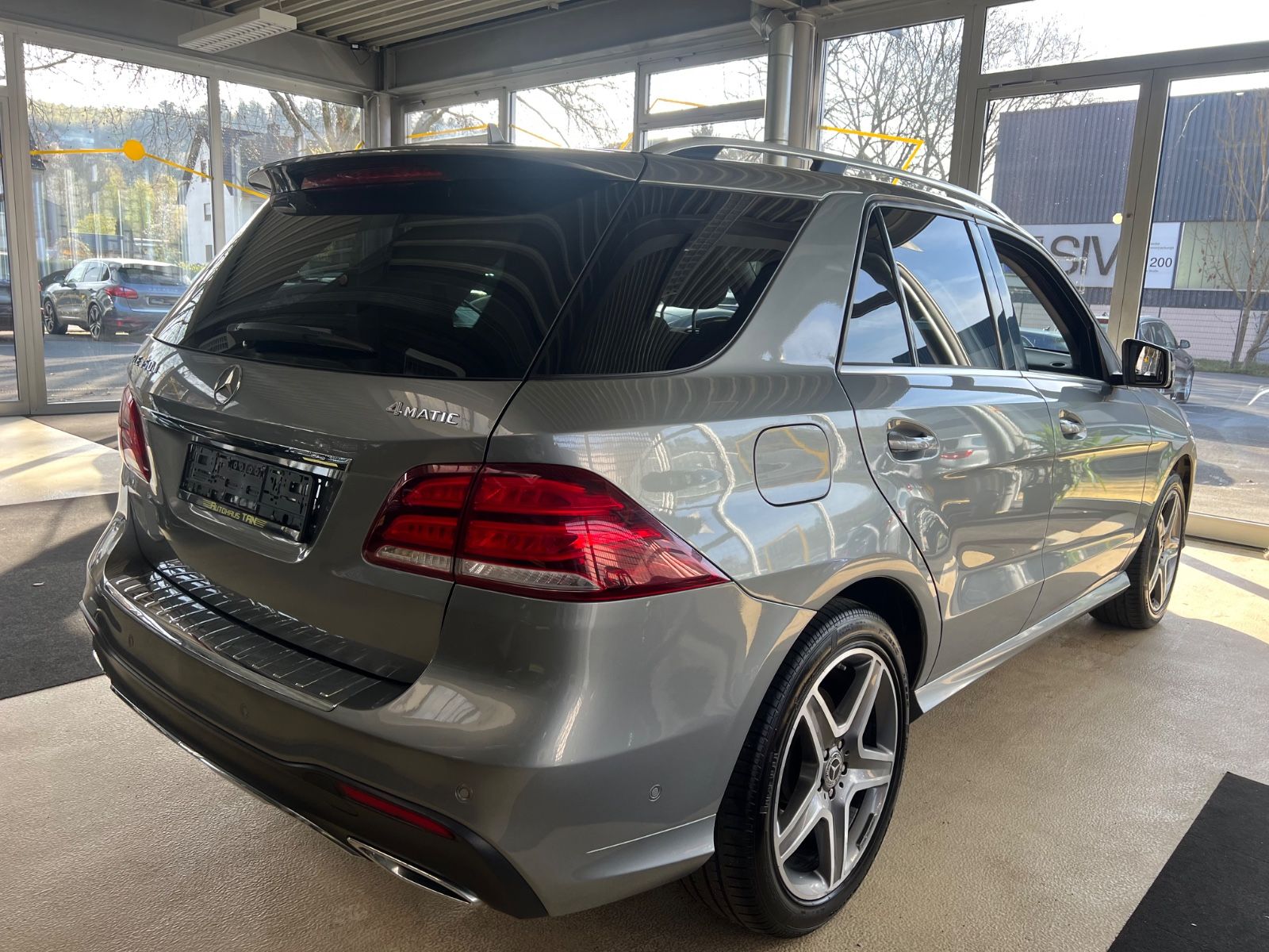Fahrzeugabbildung Mercedes-Benz GLE 350 d 4Matic AMG LINE *SCHIEBEDACH*ANHK*
