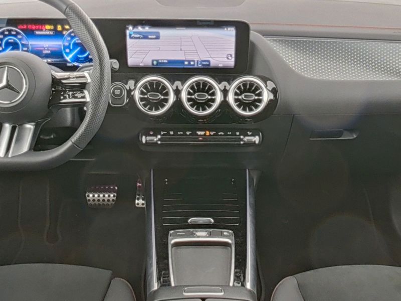 Fahrzeugabbildung Mercedes-Benz EQA 300 4M BONUS+AMG+AHK+360°+DISTRO+LHZG+CARPL+
