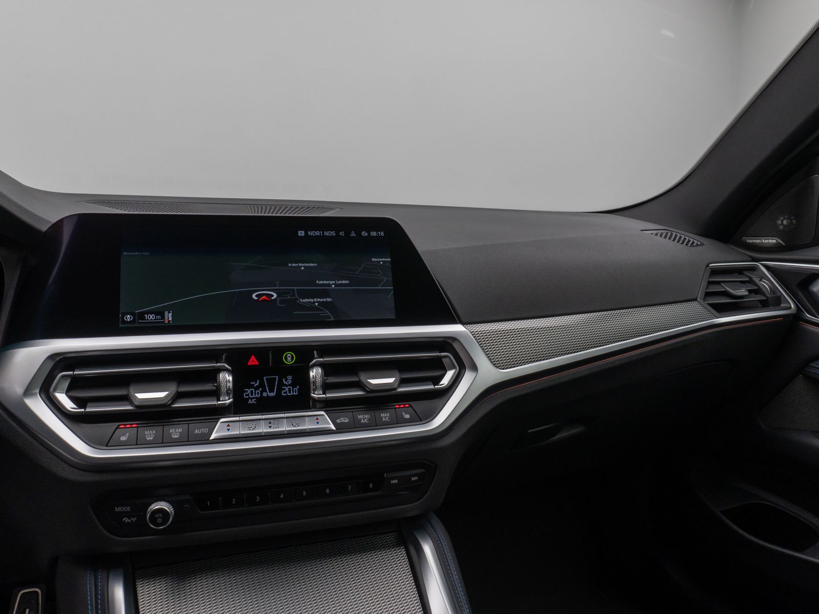 Fahrzeugabbildung BMW M440d xD Coupé Laser 360°HUD DAB H/K Komfort ACC