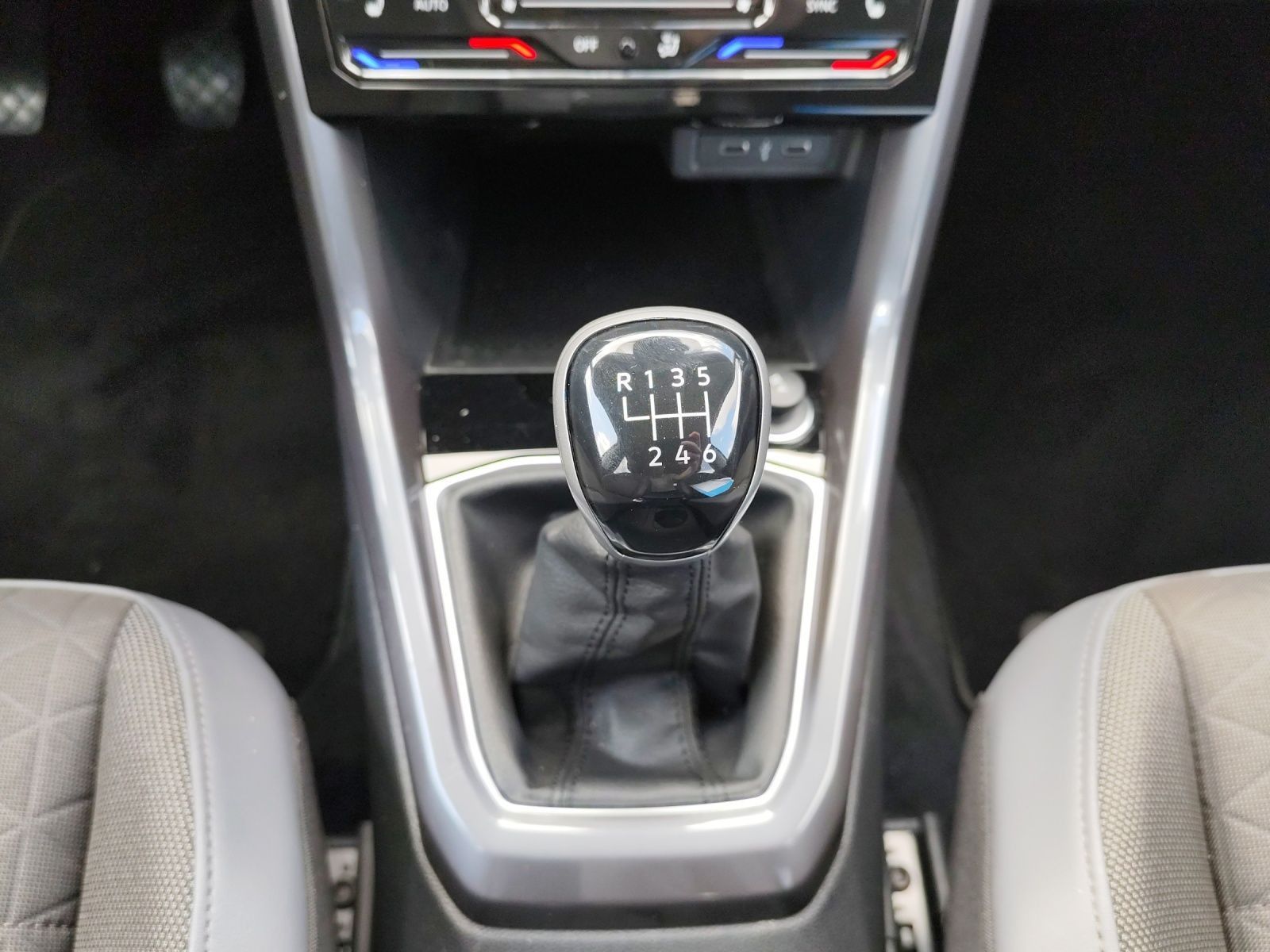 Volkswagen T-Cross - Bild 9