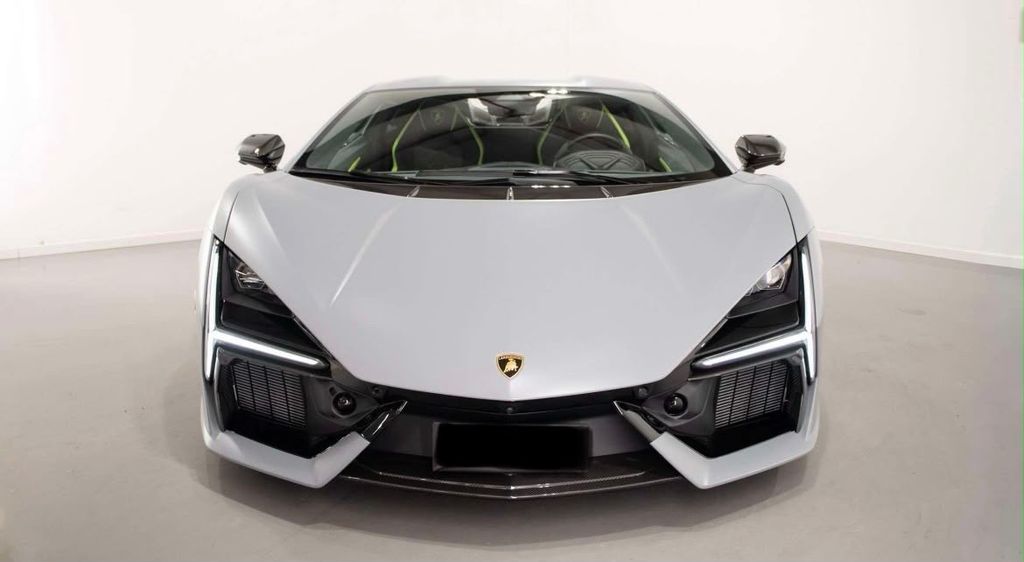 Image of Lamborghini Revuelto