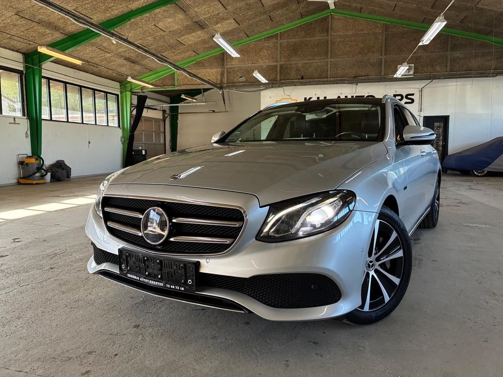 Image of Mercedes-Benz E 300