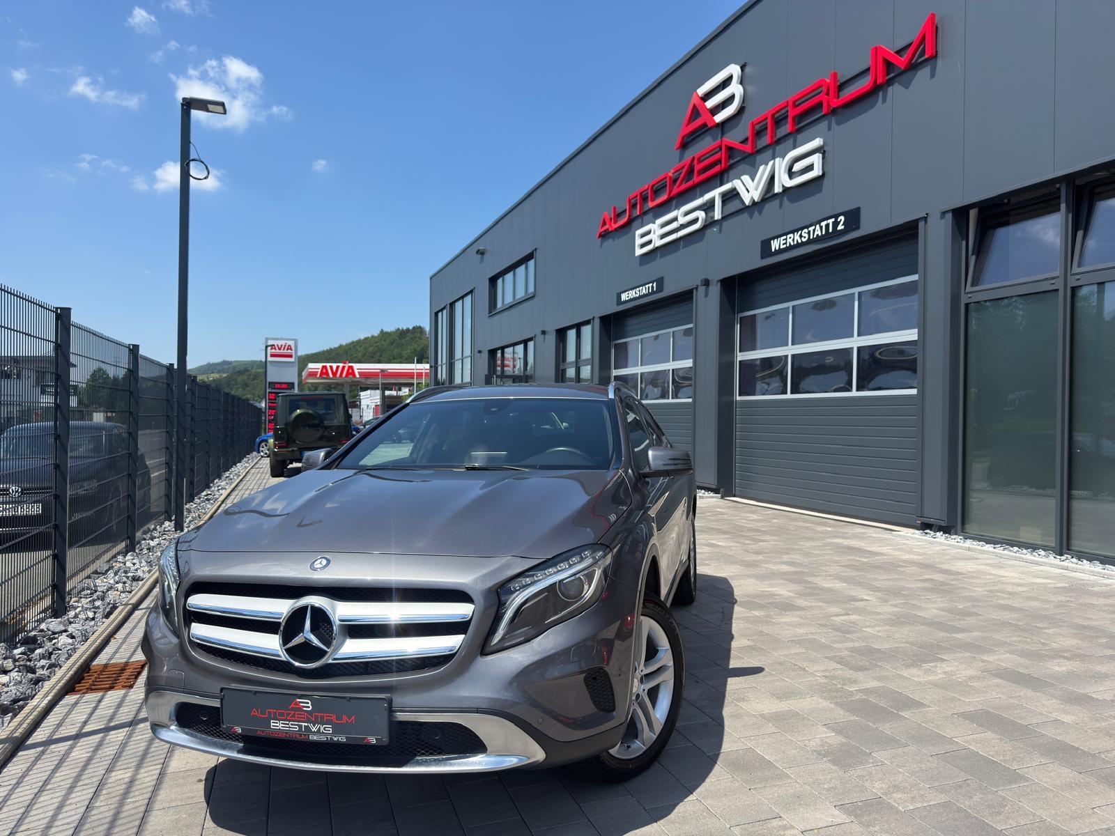 Mercedes-Benz GLA 180 Score*NAVI*S&S*SHZG*8-FACH*PDC*TOP