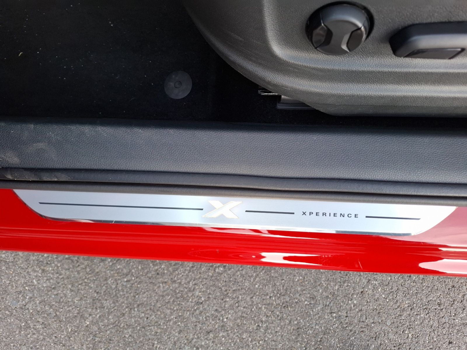 Fahrzeugabbildung SEAT Ateca TDI Xperience DSG LED AHK Navi ACC RFK bea