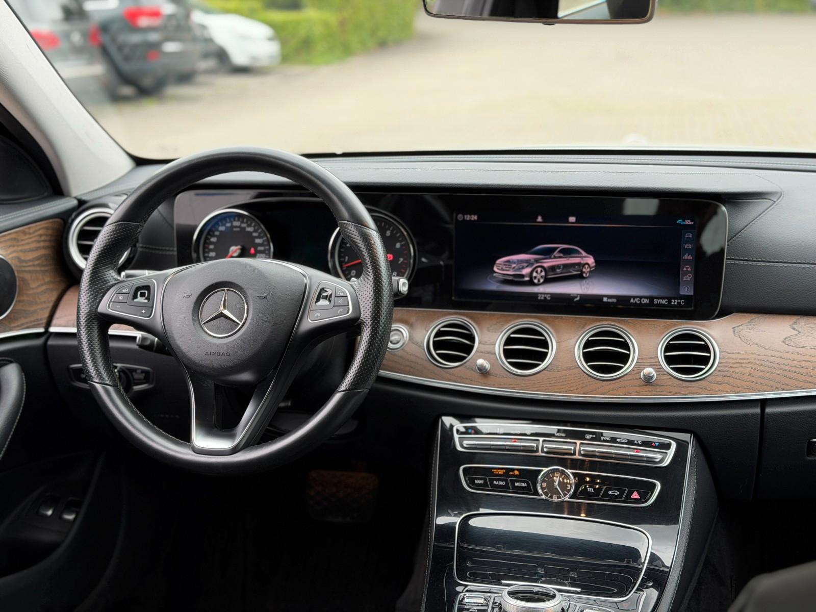 Mercedes-Benz E 400 E Limousine 4Matic *Navi*KeyL *Kamera *LED