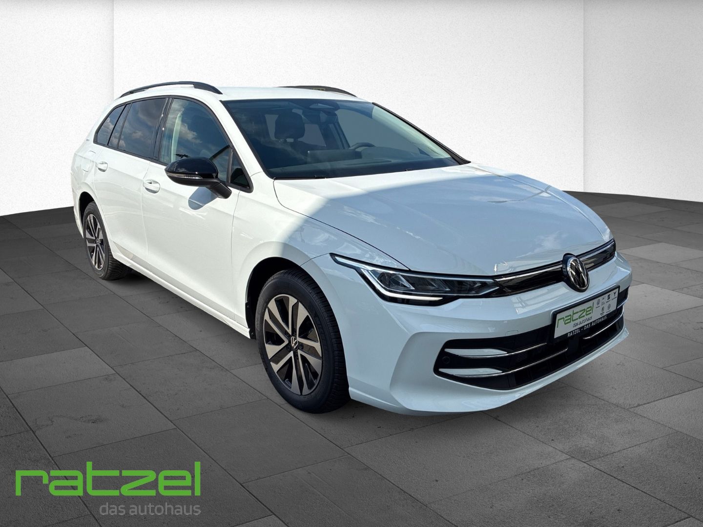 Fahrzeugabbildung Volkswagen Golf Variant ENERGY 1.5eTSI DSG ACC+AHK+NAVI+LED